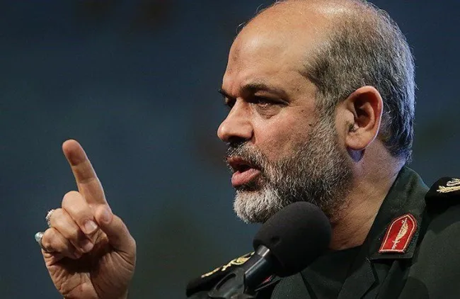  سردار سرتیپ پاسدار احمد وحیدی اینک در مقام قائم مقام فرمانده کل سپاه و فرمانده قرارگاه مرکزی متمرکز دیگری در سپاه همچنان در مسیر اجرای منویات آیت‌الله