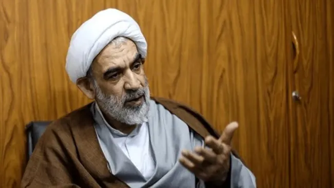 شیخ محسن قمی معاون امور بین الملل دفتر آیت‌الله خامنه‌ای از سلامت رهبر سوم میگوید