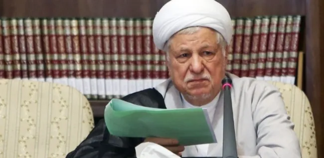 در اطراف بصره، مردم عراق شش نظامی انگلیسی را کشته و هفت نفر را مجروح‌ کردند. علت، اعتراض به تعرض‌ آنها به خانواده‌ها بوده؛ این خبر زلزله‌ای در انگلیس به پا کرده است