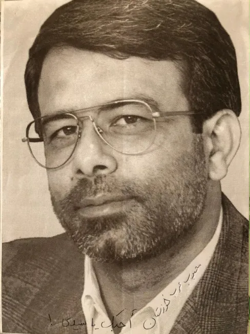 در جوانی، خواندن و آشنایی با سیاست برای من تسلی‌بخش و نجات‌دهنده بود. 