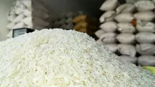  عارف: عده‌ای تمام برنج‌ها را به‌نحوی پیش‌خرید کردند و برنج ۳۰۰ هزار تومان شد