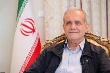  پزشکیان: خانه‌های آسیب دیده در جنگ را همانطور که بود، می‌سازیم