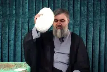  محمدتقی اکبرنژاد: دو حکم زندان دارم و یک خلع لباس