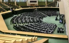  ٧١ نماینده مجلس شورای اسلامی در ایران در نامه‌ای به شورای عالی امنیت ملی و روسای سه قوه خواستار «بازنگری در دکترین دفاعی» و تغییر فتوای رهبر جمهوری اسلامی درباره سلاح هسته‌ای شدند.