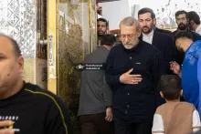  علی لاریجانی دبیر شورای عالی امنیت ملی در بازگشت از روسیه در سحرگاه ۲۵ مهرماه ۱۴۰۴ به زیارت حرم مطهر رضوی رفت