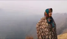  صدای ساده و رنج دیده این زن روستایی، صدای دل دردمند تمام ایران است